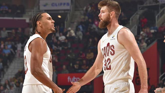 NBA常规赛收官战：伤病成关键变量，老鹰黑马崛