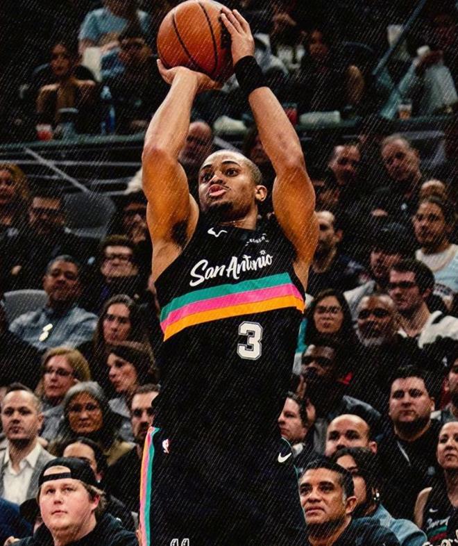 文班亚马爆发率队大胜雄鹿 卡斯尔三双助马刺豪