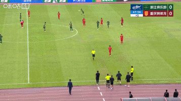 重庆铜梁龙客场1-0力克浙江队，米特里策两次揪