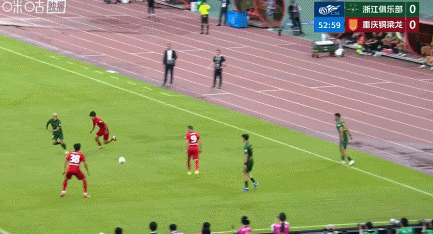 重庆铜梁龙客场1-0力克浙江队，米特里策两次揪