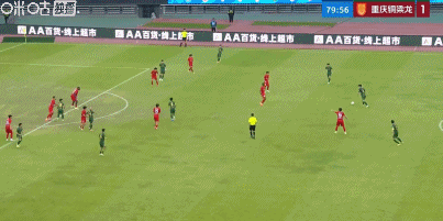 重庆铜梁龙客场1-0力克浙江队，米特里策两次揪